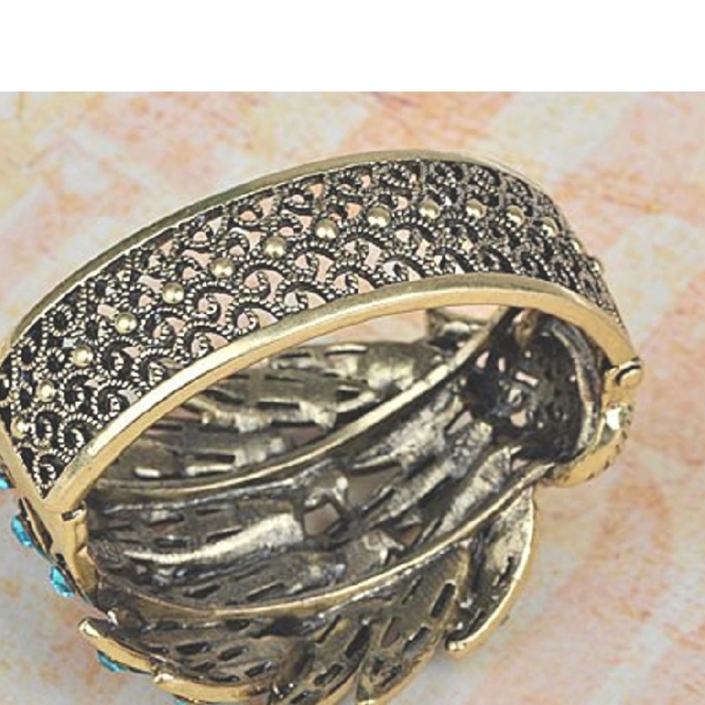 Peacock Bracelet - Picture 2 of 7
